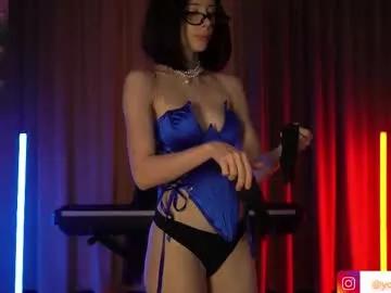 Try our girls live displays and explore the company of endless strippers, with beautiful physiques, vibrating toys and more.