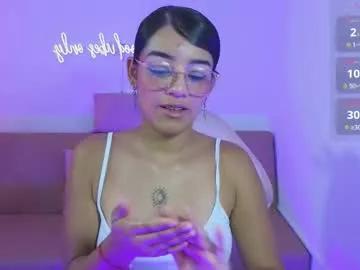 Try our girls live displays and explore the company of endless strippers, with beautiful physiques, vibrating toys and more.
