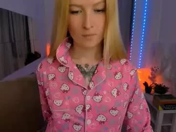 laly_peach from Chaturbate
