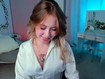 Try our girls live displays and explore the company of endless strippers, with beautiful physiques, vibrating toys and more.