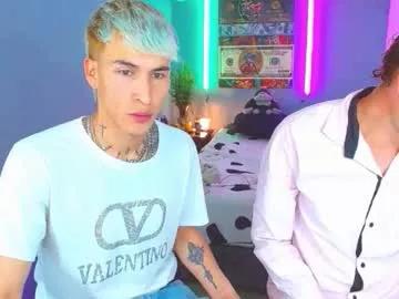 Try our girls live displays and explore the company of endless strippers, with beautiful physiques, vibrating toys and more.