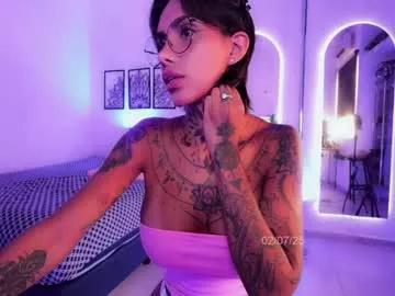 Try our girls live displays and explore the company of endless strippers, with beautiful physiques, vibrating toys and more.