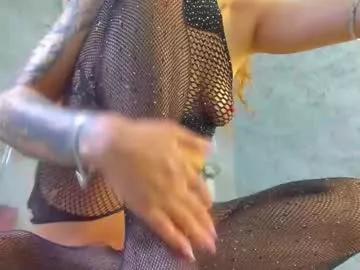 Try our girls live displays and explore the company of endless strippers, with beautiful physiques, vibrating toys and more.