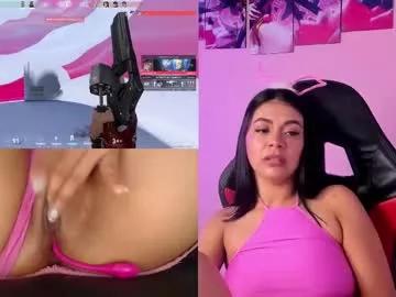 Try our girls live displays and explore the company of endless strippers, with beautiful physiques, vibrating toys and more.