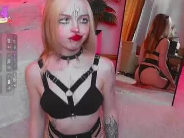 Try our girls live displays and explore the company of endless strippers, with beautiful physiques, vibrating toys and more.