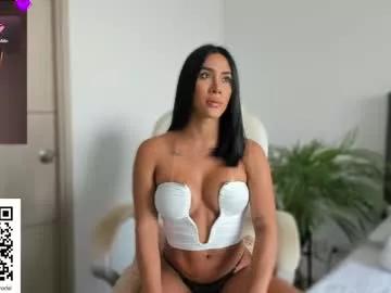 Try our girls live displays and explore the company of endless strippers, with beautiful physiques, vibrating toys and more.