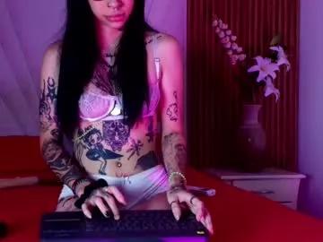Try our girls live displays and explore the company of endless strippers, with beautiful physiques, vibrating toys and more.