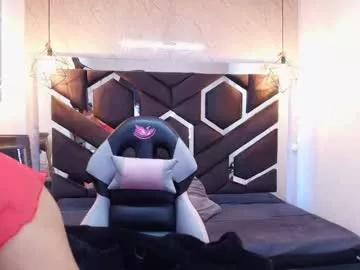 Try our girls live displays and explore the company of endless strippers, with beautiful physiques, vibrating toys and more.