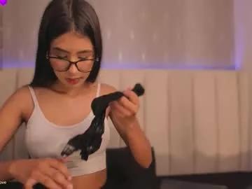 Try our girls live displays and explore the company of endless strippers, with beautiful physiques, vibrating toys and more.