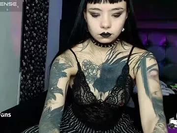 Try our girls live displays and explore the company of endless strippers, with beautiful physiques, vibrating toys and more.