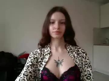 Try our girls live displays and explore the company of endless strippers, with beautiful physiques, vibrating toys and more.