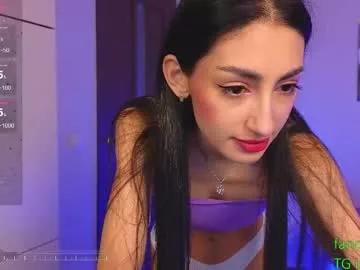 Try our girls live displays and explore the company of endless strippers, with beautiful physiques, vibrating toys and more.