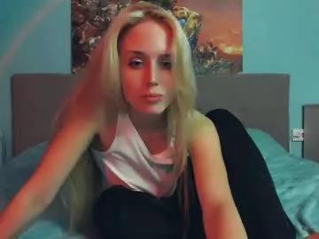 Try our girls live displays and explore the company of endless strippers, with beautiful physiques, vibrating toys and more.