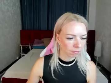 Try our girls live displays and explore the company of endless strippers, with beautiful physiques, vibrating toys and more.