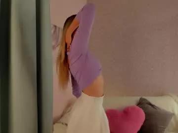 Try our girls live displays and explore the company of endless strippers, with beautiful physiques, vibrating toys and more.