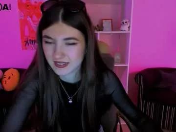 Try our girls live displays and explore the company of endless strippers, with beautiful physiques, vibrating toys and more.