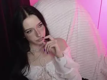 lissaelison — #teen #slimbody #brunette #skinny #longhair