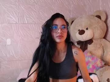 Try our girls live displays and explore the company of endless strippers, with beautiful physiques, vibrating toys and more.