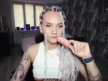 Try our girls live displays and explore the company of endless strippers, with beautiful physiques, vibrating toys and more.