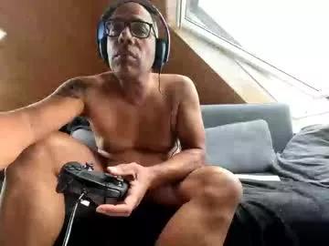 Try our girls live displays and explore the company of endless strippers, with beautiful physiques, vibrating toys and more.