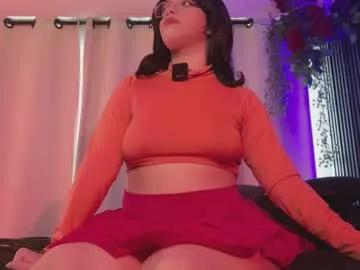 Try our girls live displays and explore the company of endless strippers, with beautiful physiques, vibrating toys and more.