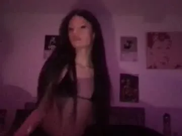 little_miss_nylah — FLASH TITS ! [683 tokens remaining]