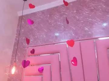 Try our girls live displays and explore the company of endless strippers, with beautiful physiques, vibrating toys and more.