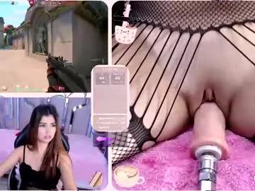 Try our girls live displays and explore the company of endless strippers, with beautiful physiques, vibrating toys and more.