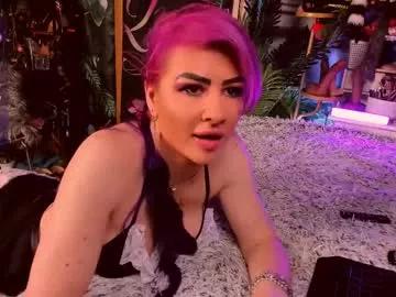 Try our girls live displays and explore the company of endless strippers, with beautiful physiques, vibrating toys and more.