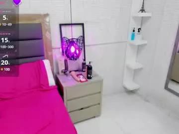 Try our girls live displays and explore the company of endless strippers, with beautiful physiques, vibrating toys and more.