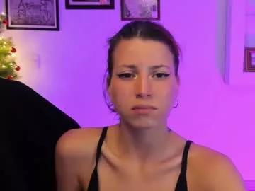 lolamustaine from Chaturbate