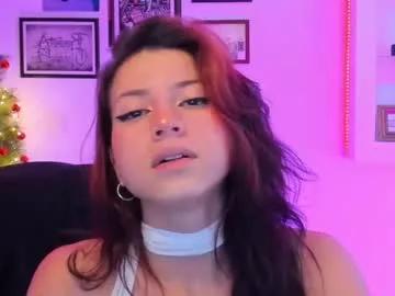 lolamustaine from Chaturbate