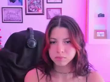 lolamustaine from Chaturbate