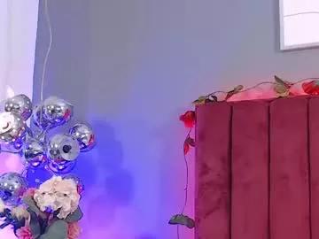 lolamustaine from Chaturbate