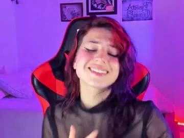 lolamustaine from Chaturbate