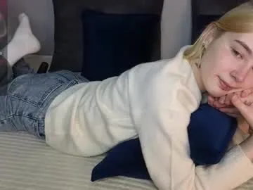 lollyy_flyy — GOAL: Take off my top [333 tokens remaining] Welcome to my room! #feet #blonde #lovense #new #teen