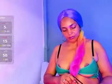 Try our girls live displays and explore the company of endless strippers, with beautiful physiques, vibrating toys and more.