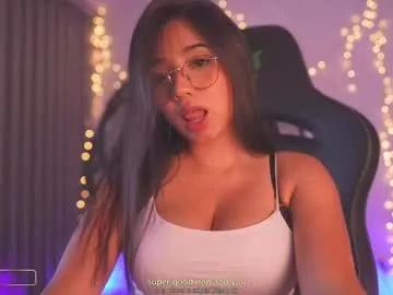 Try our girls live displays and explore the company of endless strippers, with beautiful physiques, vibrating toys and more.