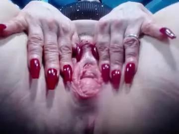 Try our girls live displays and explore the company of endless strippers, with beautiful physiques, vibrating toys and more.