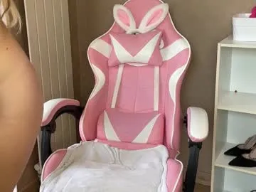 lucie_hot — GOAL: GAGNE UN CONTROLE  Welcome to my room! #teen #french #fuckmachine #skinny #new