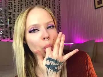 Try our girls live displays and explore the company of endless strippers, with beautiful physiques, vibrating toys and more.