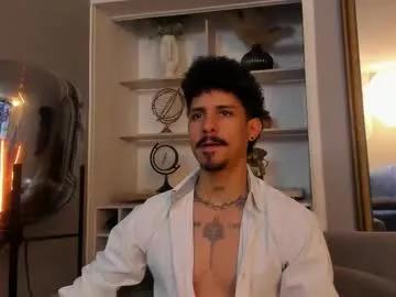 Try our girls live displays and explore the company of endless strippers, with beautiful physiques, vibrating toys and more.