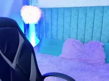 Try our girls live displays and explore the company of endless strippers, with beautiful physiques, vibrating toys and more.