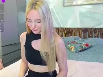 Try our girls live displays and explore the company of endless strippers, with beautiful physiques, vibrating toys and more.