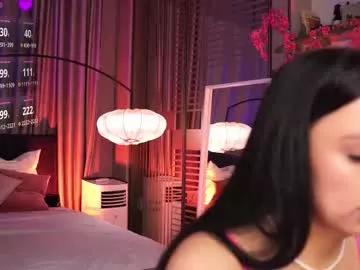 Try our girls live displays and explore the company of endless strippers, with beautiful physiques, vibrating toys and more.