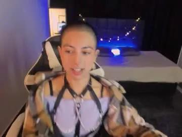 Try our girls live displays and explore the company of endless strippers, with beautiful physiques, vibrating toys and more.