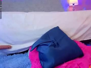 Try our girls live displays and explore the company of endless strippers, with beautiful physiques, vibrating toys and more.