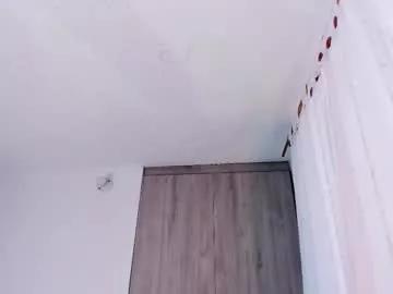 Try our girls live displays and explore the company of endless strippers, with beautiful physiques, vibrating toys and more.