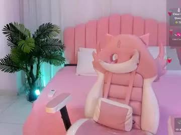 Try our girls live displays and explore the company of endless strippers, with beautiful physiques, vibrating toys and more.