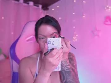 Try our girls live displays and explore the company of endless strippers, with beautiful physiques, vibrating toys and more.